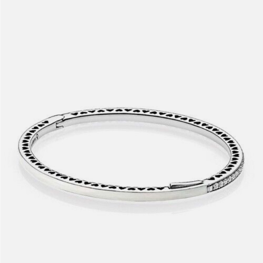 Radiant Hearts, Authentic Pandora Sterling Silver Bracelet 590537EN23-2 (7 in)
